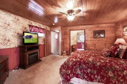 SmokyStays 9 Bedroom Cabin - image 13