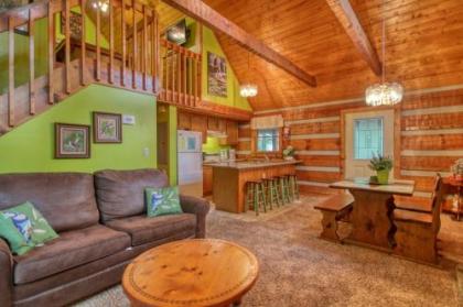 Parkside Party #1676 by Aunt Bug's Cabin Rentals - image 4