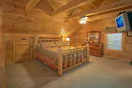 Splash Mansion #500 by Aunt Bug's Cabin Rentals - image 20