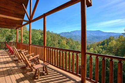 Splash Mansion #500 by Aunt Bug's Cabin Rentals - image 5