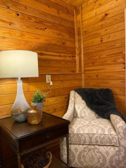 The Cave at Shady Woods - 1 Bedroom Studio - Walk to Downtown! - image 3
