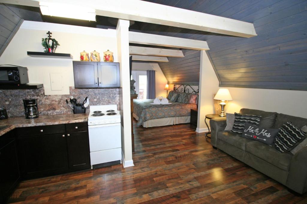 Snuggle Inn - image 4