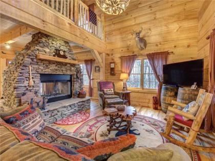 Cozy Cub Hideaway 2 BR Hot Tub Pool Access Fireplace Sleeps 6 - image 5
