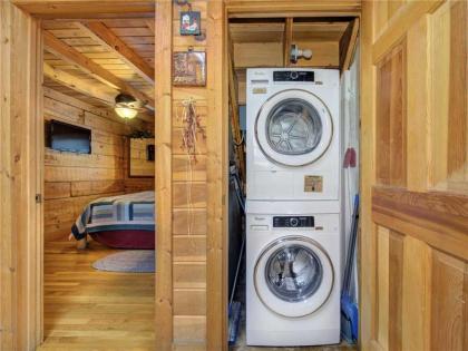 Amazing Memories 1 Bedroom Pool Access Hot Tub Pool Table Sleeps 6 - image 15