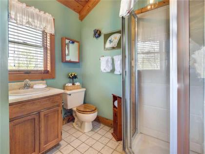 Amazing Memories 1 Bedroom Pool Access Hot Tub Pool Table Sleeps 6 - image 17