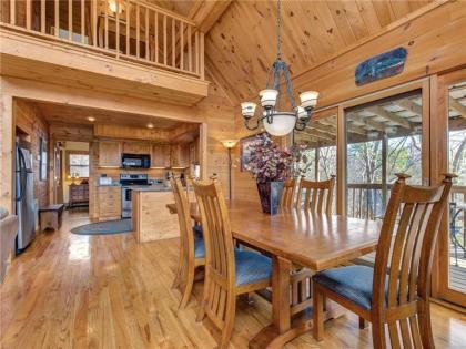 Mountain Treasure 2 BR Pool Access Hot Tub Sleeps 6 - image 11