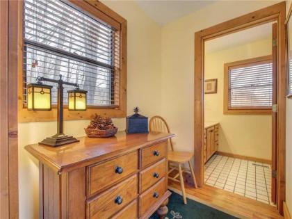 Mountain Treasure 2 BR Pool Access Hot Tub Sleeps 6 - image 12