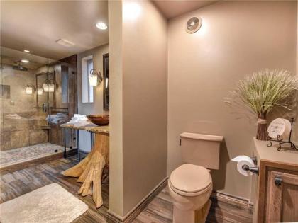 Mountain Rose 2 BR Pool Access Hot Tub Sleeps 6 - image 5