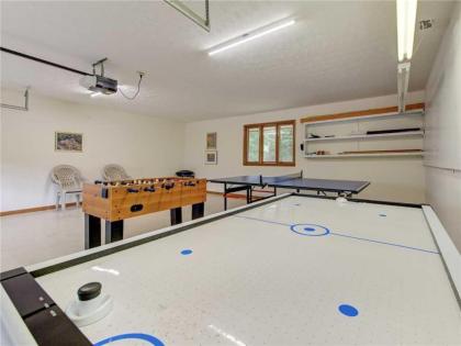 Mountain Splendor 4 Bedrooms Pets Game Room Pool Access Sleeps 12 - image 10