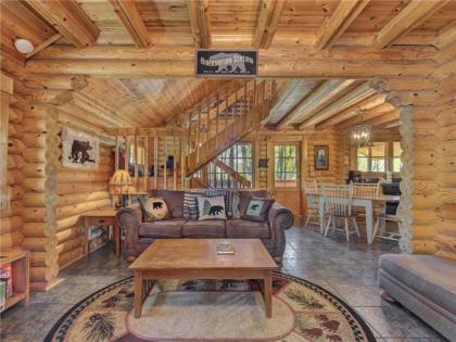 Hibernation Station 2 BR Pool Access Hot Tub Fireplace Sleeps 4 - image 10
