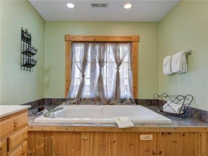 Hibernation Station 2 BR Pool Access Hot Tub Fireplace Sleeps 4 - image 11