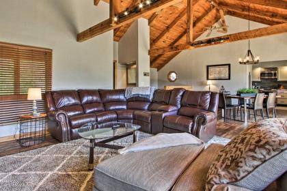 Luxury Cabin with Sweeping Smoky Mountain Views! - image 10