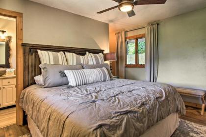 Luxury Cabin with Sweeping Smoky Mountain Views! - image 17