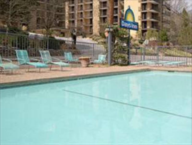 Gatlinburg River Inn - image 4