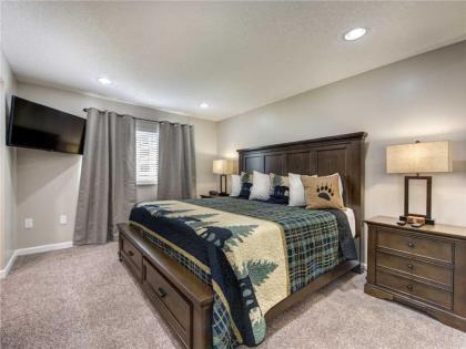 Our Mountain Home 2 Bedrooms Walk Downtown Pool Access WiFi Sleeps 4 - image 10