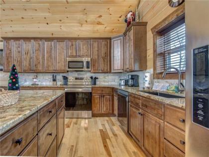 Splashtastic View Lodge 7 Bedroom Private Indoor Pool Theater Sleeps 20 - image 9