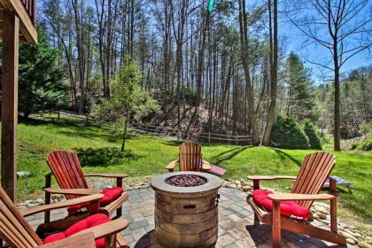 Gatlinburg Mountain Heaven Retreat Hot Tub Games - image 2