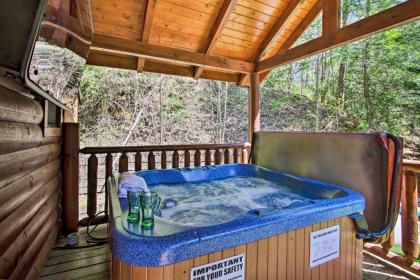 Gatlinburg Mountain Heaven Retreat Hot Tub Games - image 4