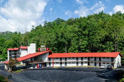 Bear Creek Inn Gatlinburg TN - image 3