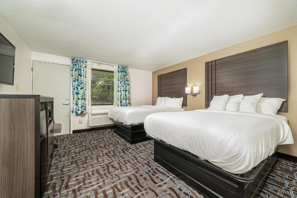 Bear Creek Inn Gatlinburg TN - image 6