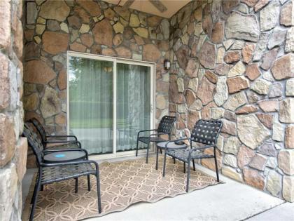 City Bear 2BR Pool Spa Downtown Gatlinburg Sleeps 6 - image 10
