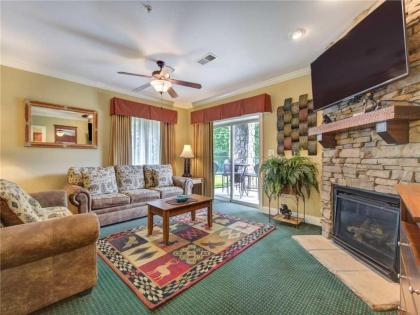 City Bear 2BR Pool Spa Downtown Gatlinburg Sleeps 6 - image 4