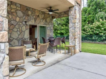 City Bear 2BR Pool Spa Downtown Gatlinburg Sleeps 6 - image 5