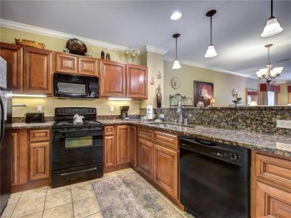 City Bear 2BR Pool Spa Downtown Gatlinburg Sleeps 6 - image 8