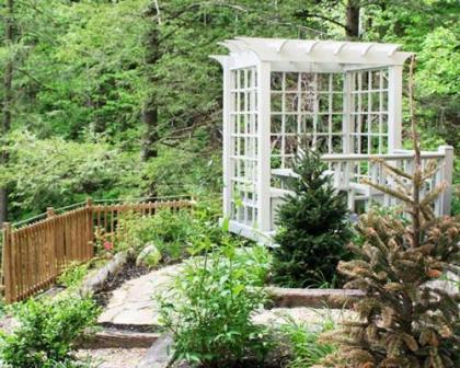 Serene and Scenic Resort Condominiums in Gatlinburg - image 3