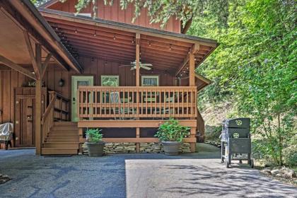 Cabin with Mtn Views - 5 Mi to SkyLift Park! - image 5