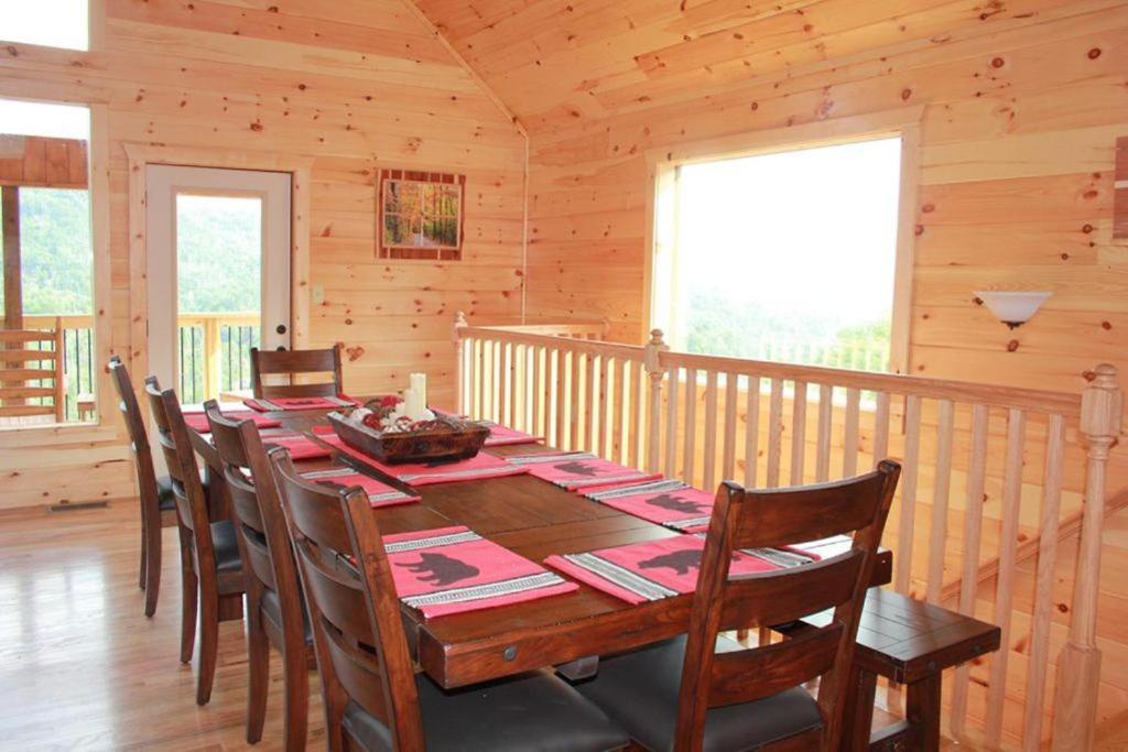 Mountain Haven - Relax & enjoy AMAZING 180 Degree Views of Mt LeConte - image 6