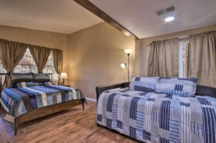 Updated Cobbly Nob Resort Home with Hot Tub! - image 4