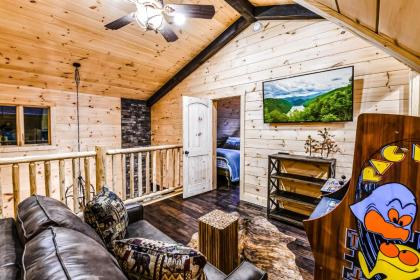 Alpine Creekside Chalet - image 19