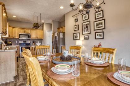 A Million Dollar View- Get 56530 worth of FREE area attraction tickets for each paid day! - image 21