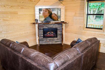 Gatlinburg - Honeymoon Hideaway - image 12