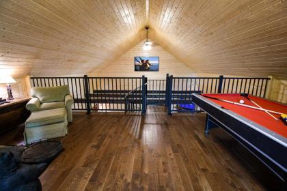 Gatlinburg - Honeymoon Hideaway - image 13