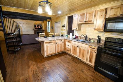 Gatlinburg - Honeymoon Hideaway - image 18