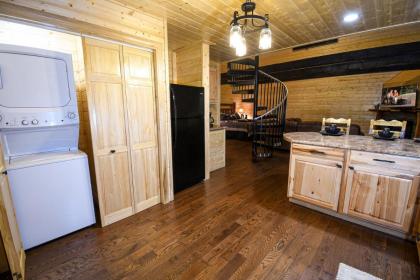 Gatlinburg - Honeymoon Hideaway - image 19