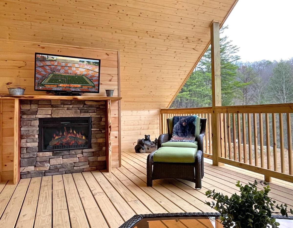 Gatlinburg - Honeymoon Hideaway - image 6