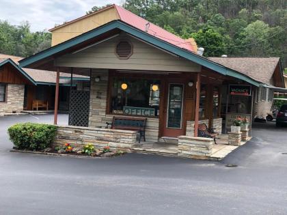 Marshall's Creek Rest Motel - image 8