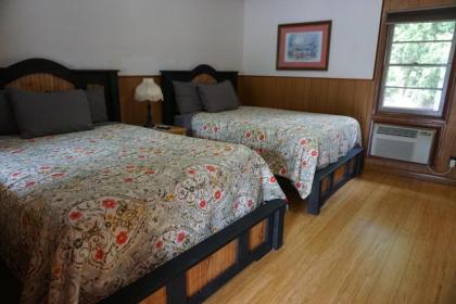 Marshall's Creek Rest Motel - image 9