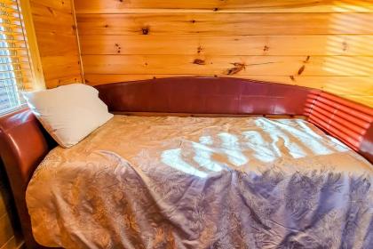 3 Lazy Bears Chalet - image 26