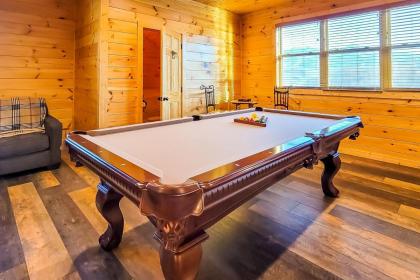 3 Lazy Bears Chalet - image 28