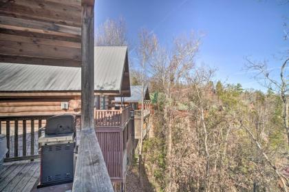 The Great Escape Gatlinburg Getaway with Hot Tub! - image 21