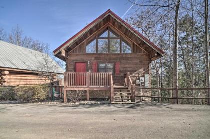 The Great Escape Gatlinburg Getaway with Hot Tub! - image 23