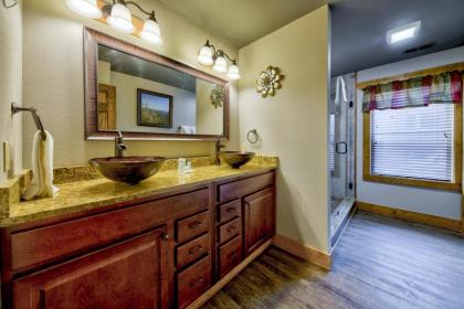 Bears Haven chalet - image 15
