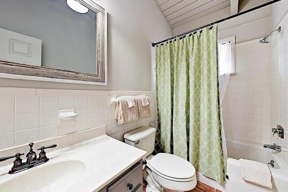 Stone Cabin - image 22