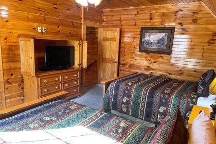 Black Bear Hideaway Cabin - image 17