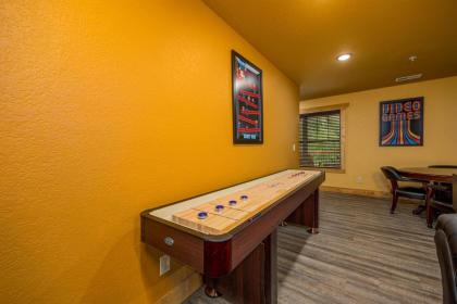 A Majestic Hilltop chalet - image 14