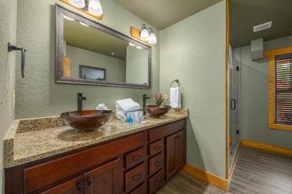 A Majestic Hilltop chalet - image 22